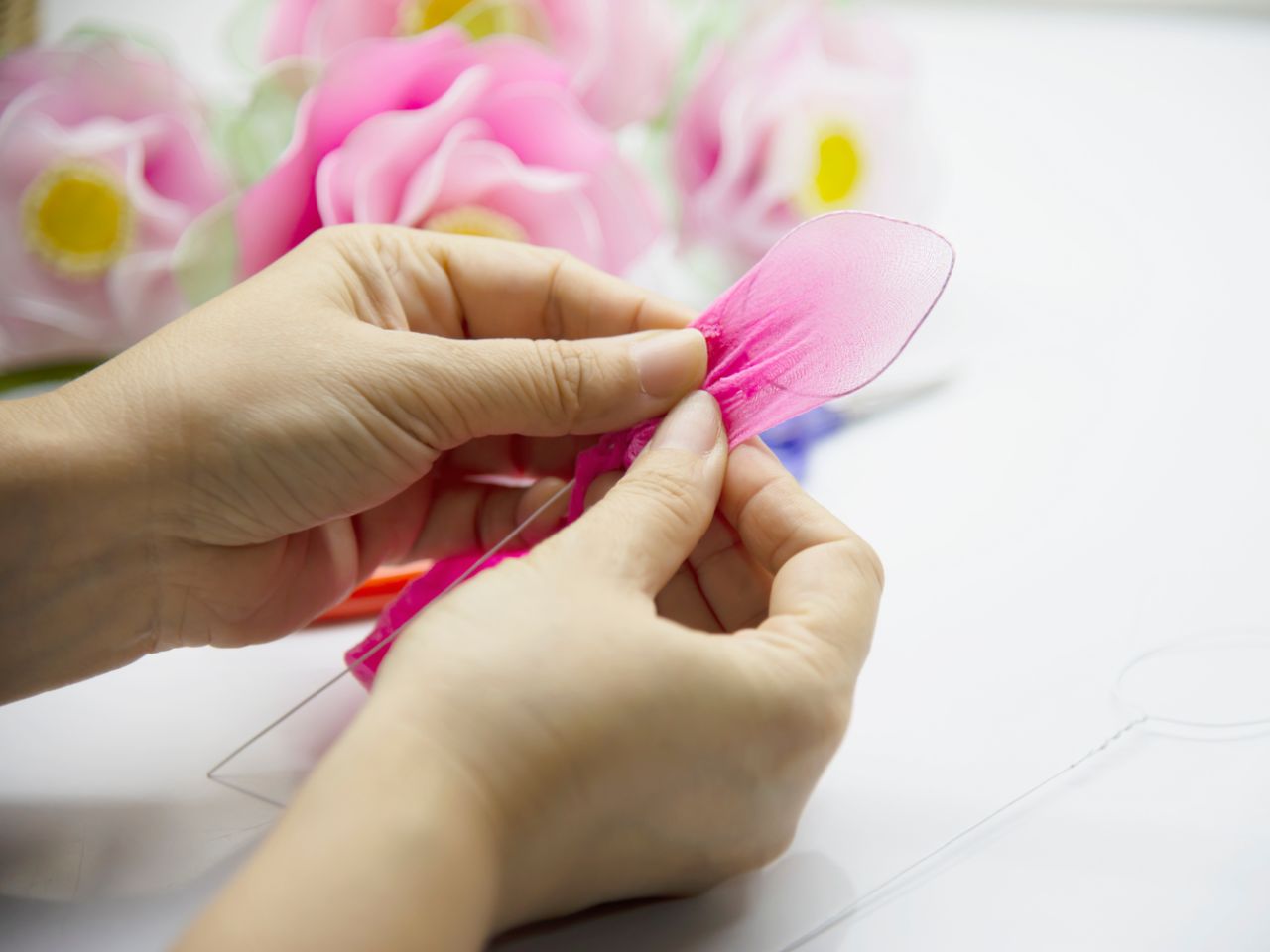 tworzenie sztucznych kwiatów